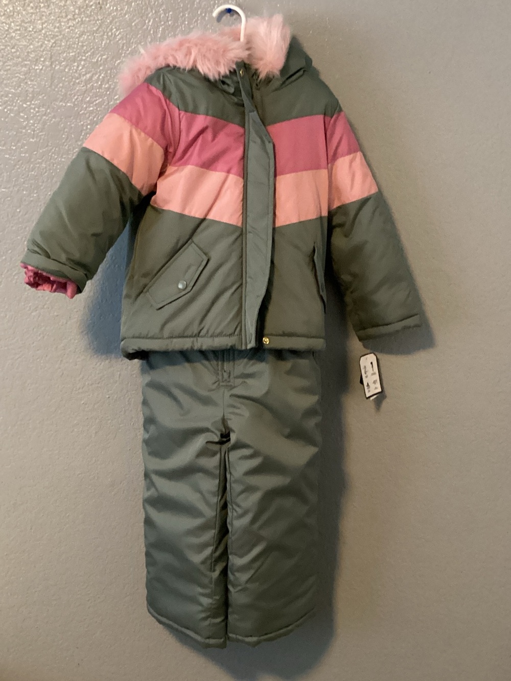 OshKosh B'gosh 2 Piece Snowsuit. NWT
